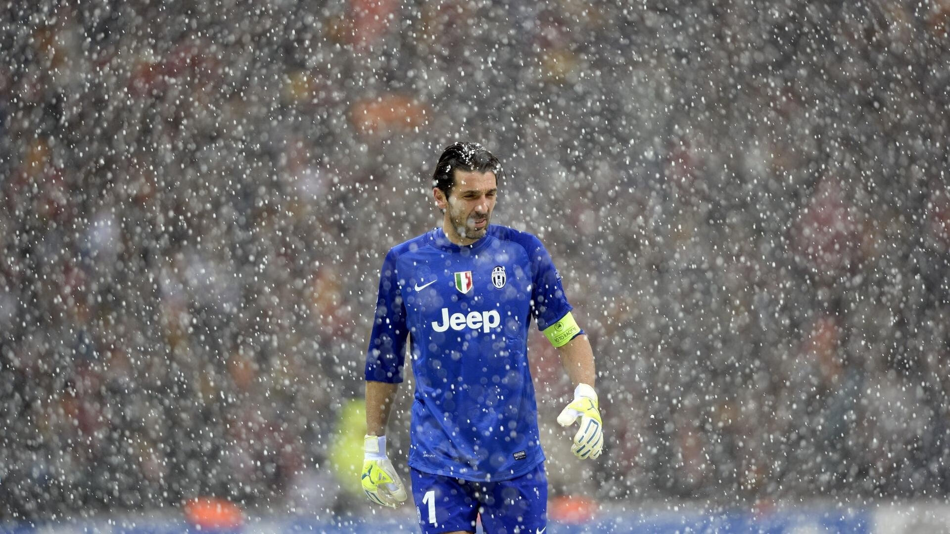 开云体育官方入口-中超裁判管理体制改革正式启动,中超的裁判